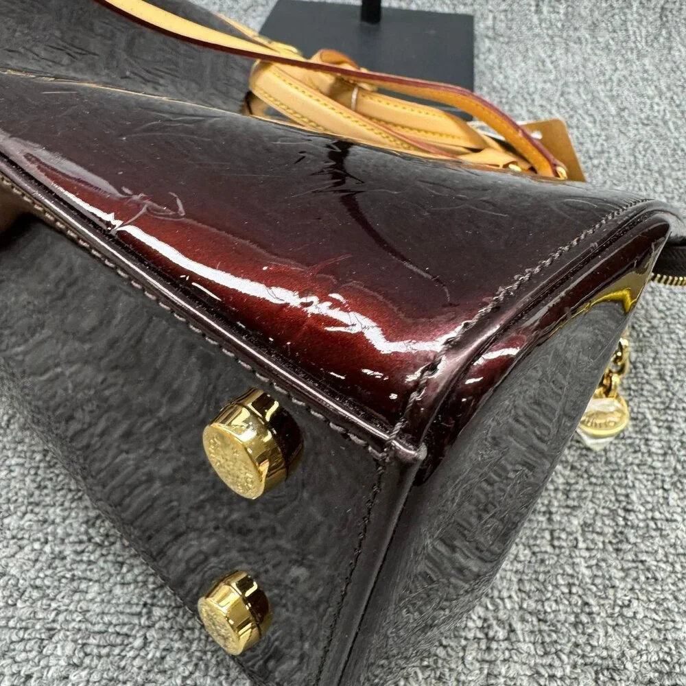 LOUIS VUITTON Brea Amarante Monogram Vernis Handbag 699-072225